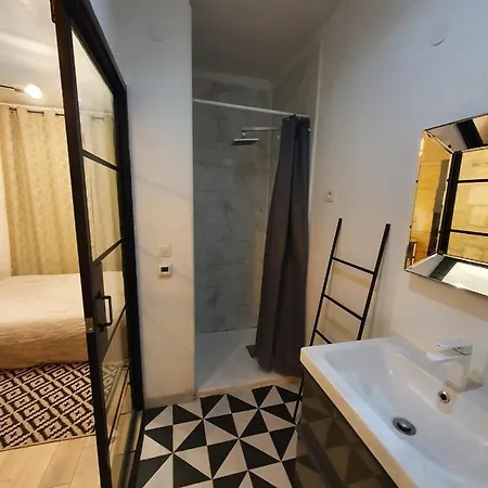 La Terrasse - St Jean Nansouty Apartment *